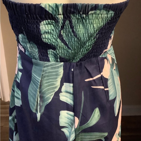 Lulus: Size M
Rain Forest Floral Strapless Jumpsuit Smocked Back For stretch - Picture 8 of 9